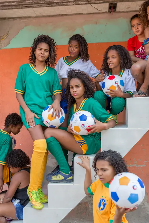 Een foto van een meiden voetbalteam