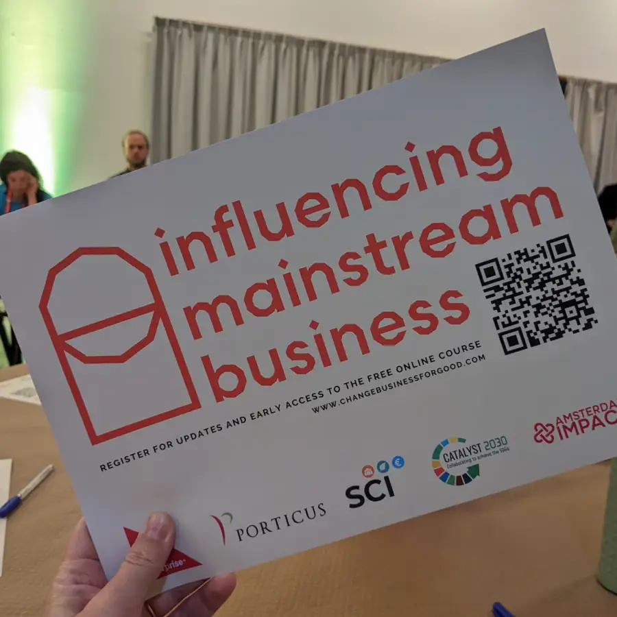 Een flyer over influencing mainstream business
