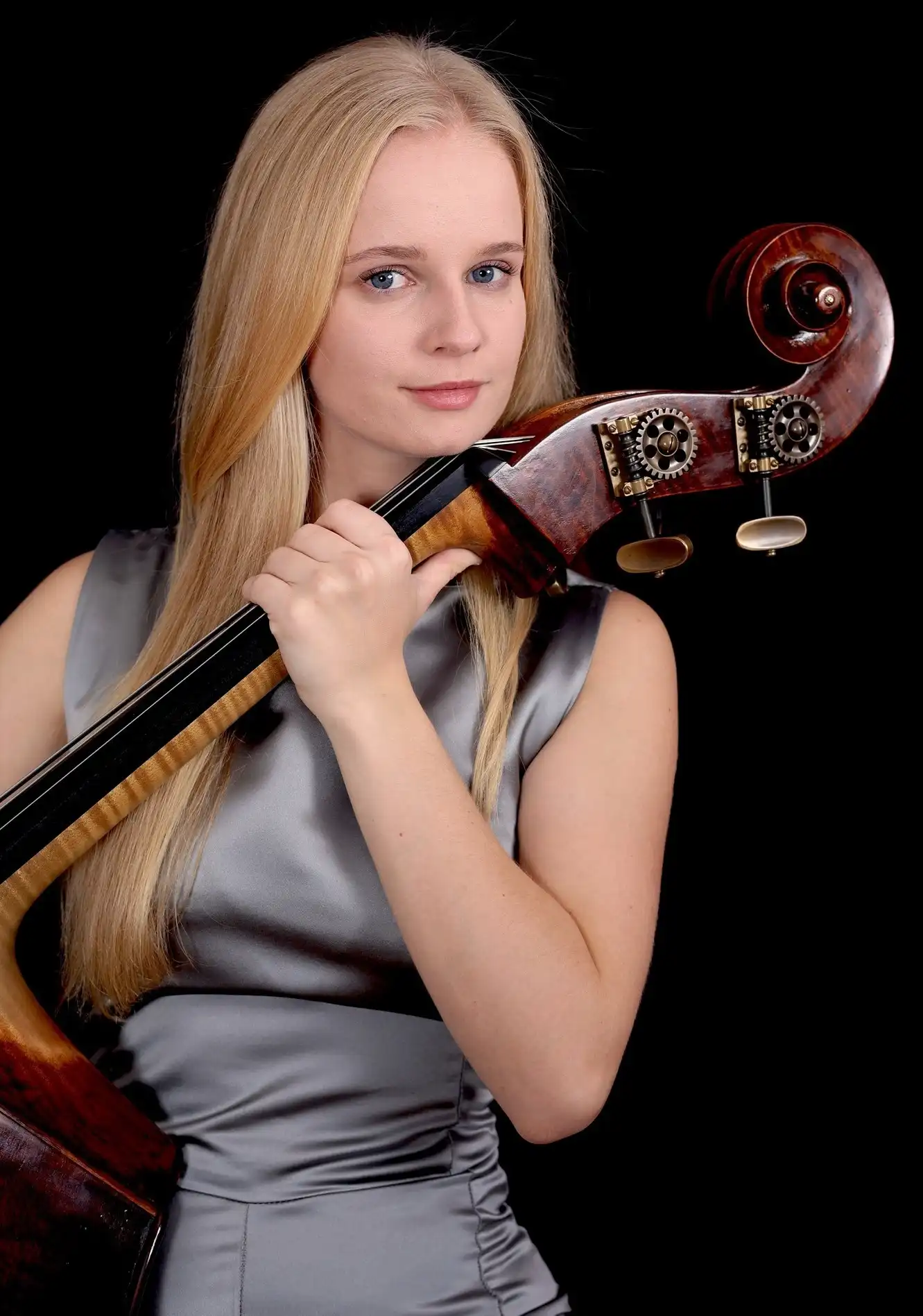 Sasha Witteveen, verkozen tot één van de finalisten van de Dutch Classical Talent Tournee, is een van de talenten van het NL Talenten Fonds.