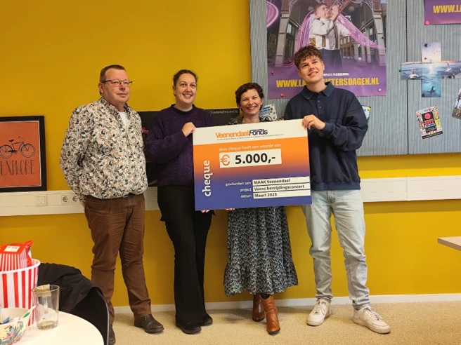 VeenendaalFonds doneert €5.000 euro aan MAAK Veenendaal in Veenendaal.